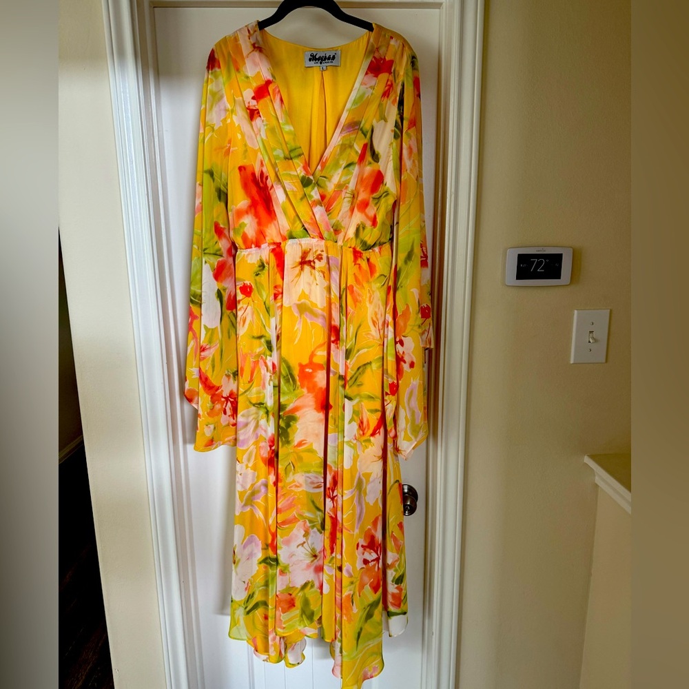 Meghan Fabulous LA beautiful ankle length yellow/gold floral dress!